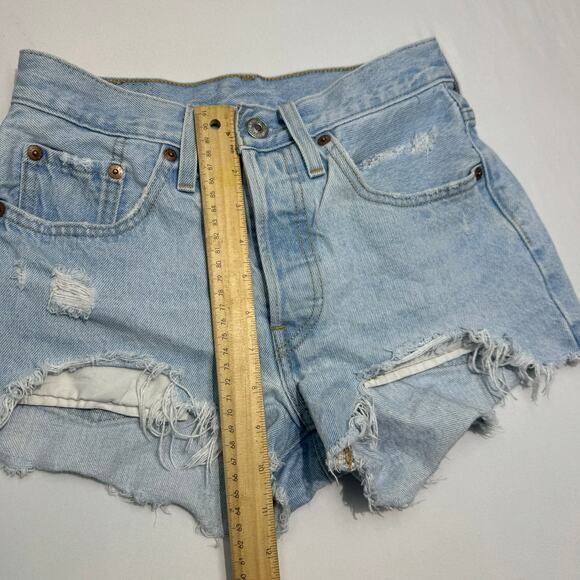 Levi's 501 Original Light Wash High-Rise Distressed Denim Shorts Women's W 24 - Picture 8 of 14